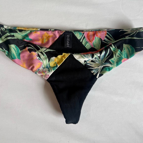 Indah Cabo Bandeau Top and Bottom in Tropical Black - Picture 5 of 8